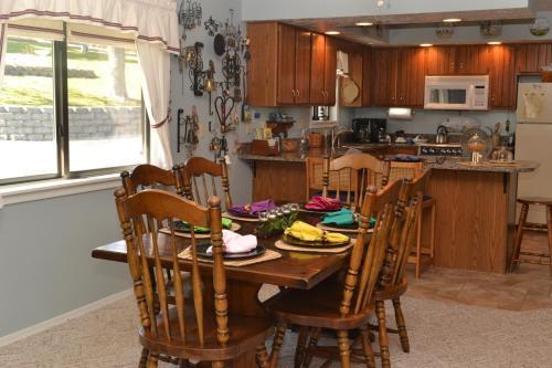 Anchor Inn On The Lake Bed And Breakfast Branson Eksteriør billede